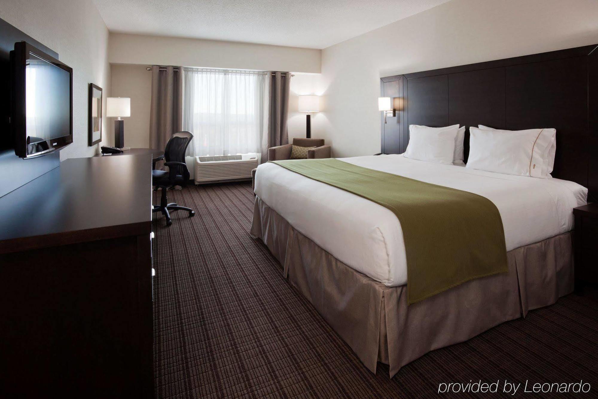 Holiday Inn Express & Suites New Liskeard Room photo