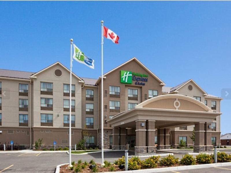 Holiday Inn Express & Suites New Liskeard Exterior photo
